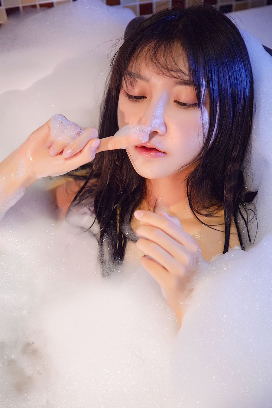 TouTiao Girls Vol. 588 Bubble Love