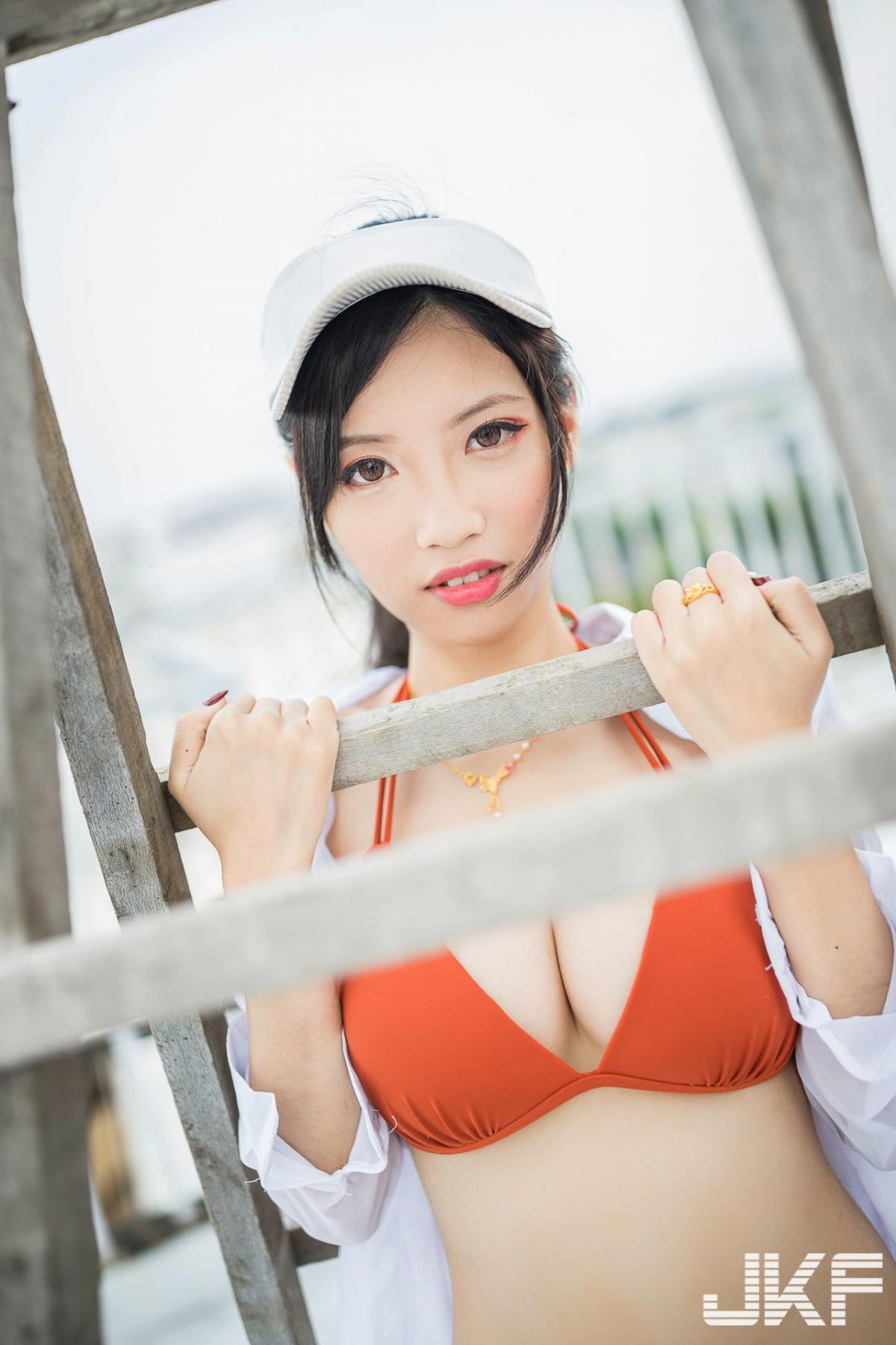 Taiwan Girl Kiwe Yen Big Boobs Pictures