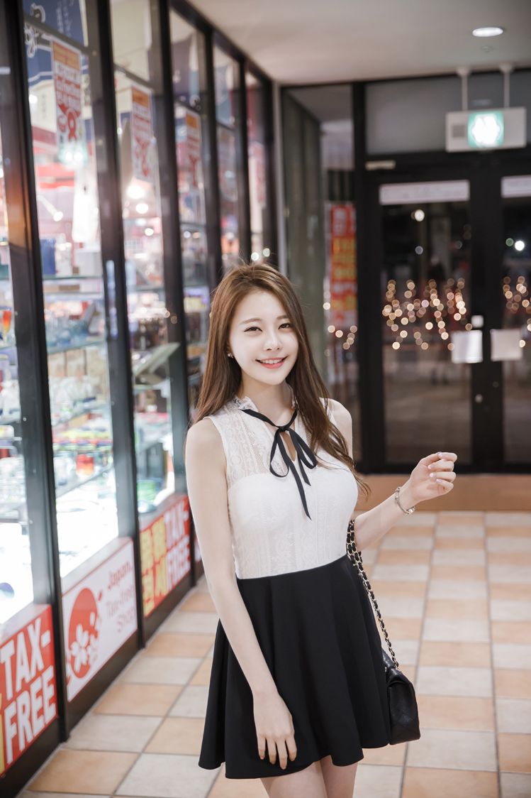 Kim Min Young MQ Clothes Pictures 1
