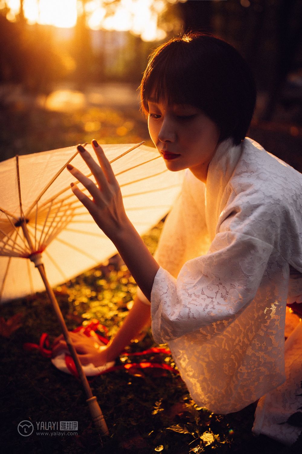 YALAYI Vol. 136 A girl with a gentle breeze in the sunset