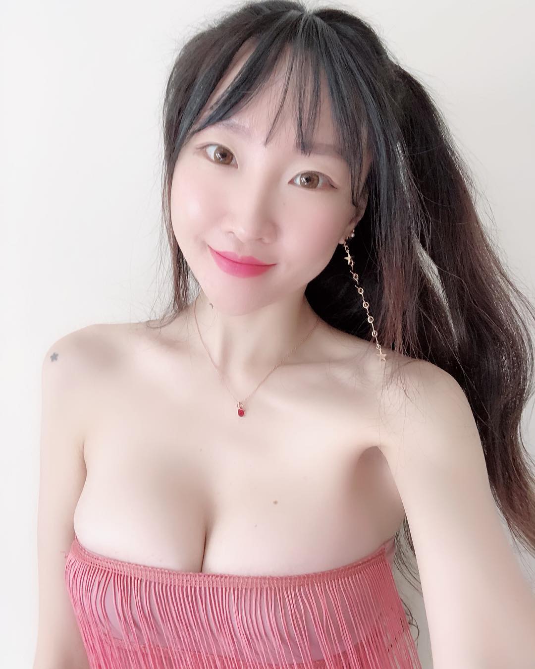 Korean Girl Nahna Bikini Pictures