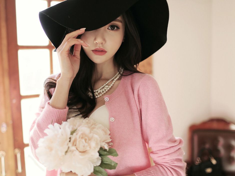 Son Yoon Joo Temperament Bra Picture and Photo 1