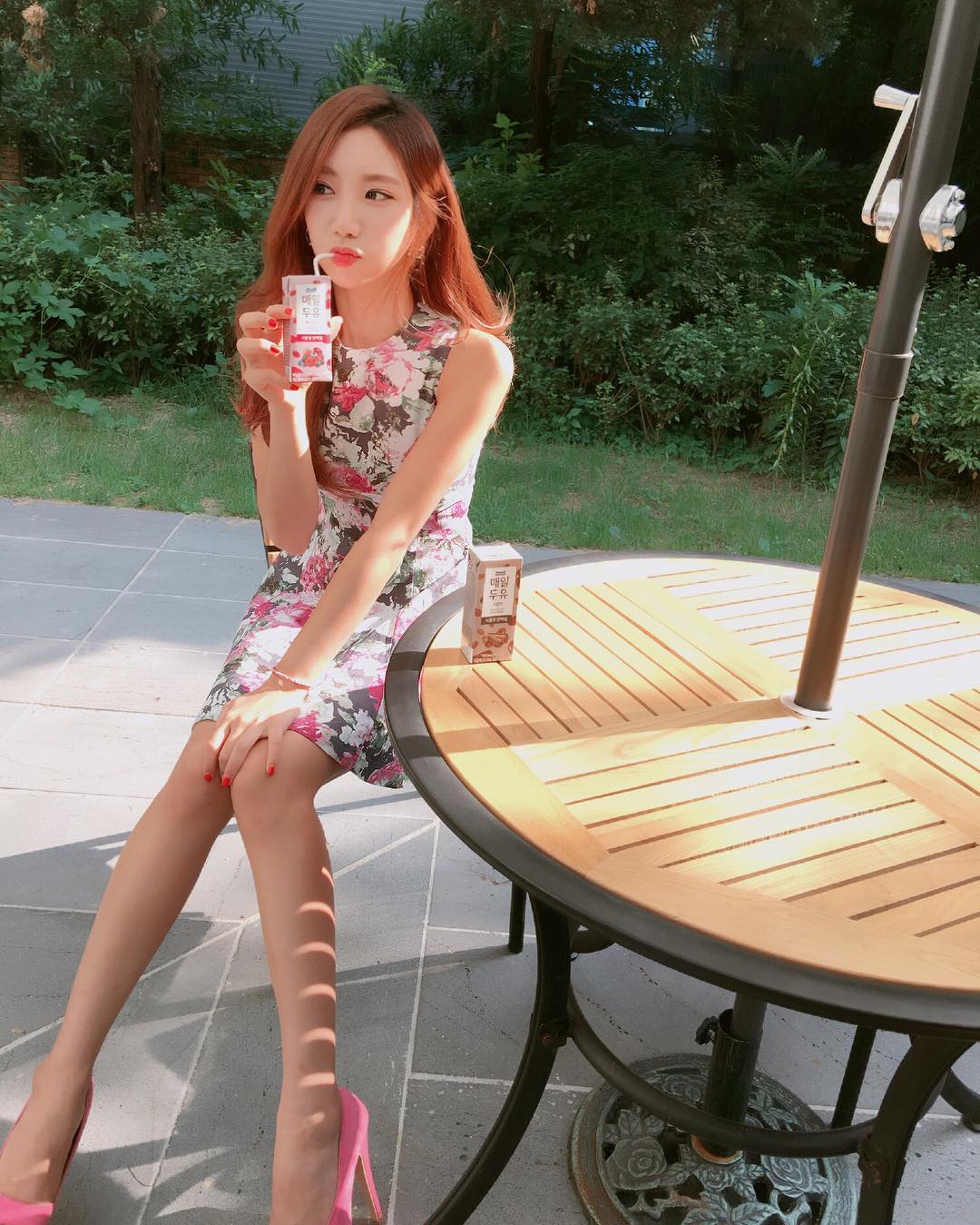 Ye Jung Hwa Hot Beautiful Legs Picture and Photo