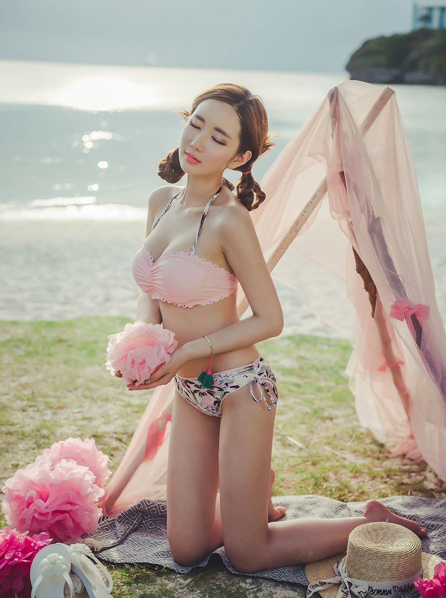 Lee Yeon Jeong MayBeach Bikini Pictures Series 6