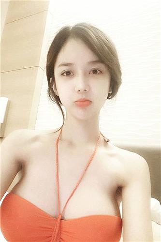 Lee Soo Bin Huge Boobs Selfies Picture and Photo