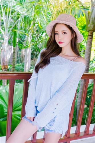 Son Yoon Joo Phuket Island Skirt Picture Series 2