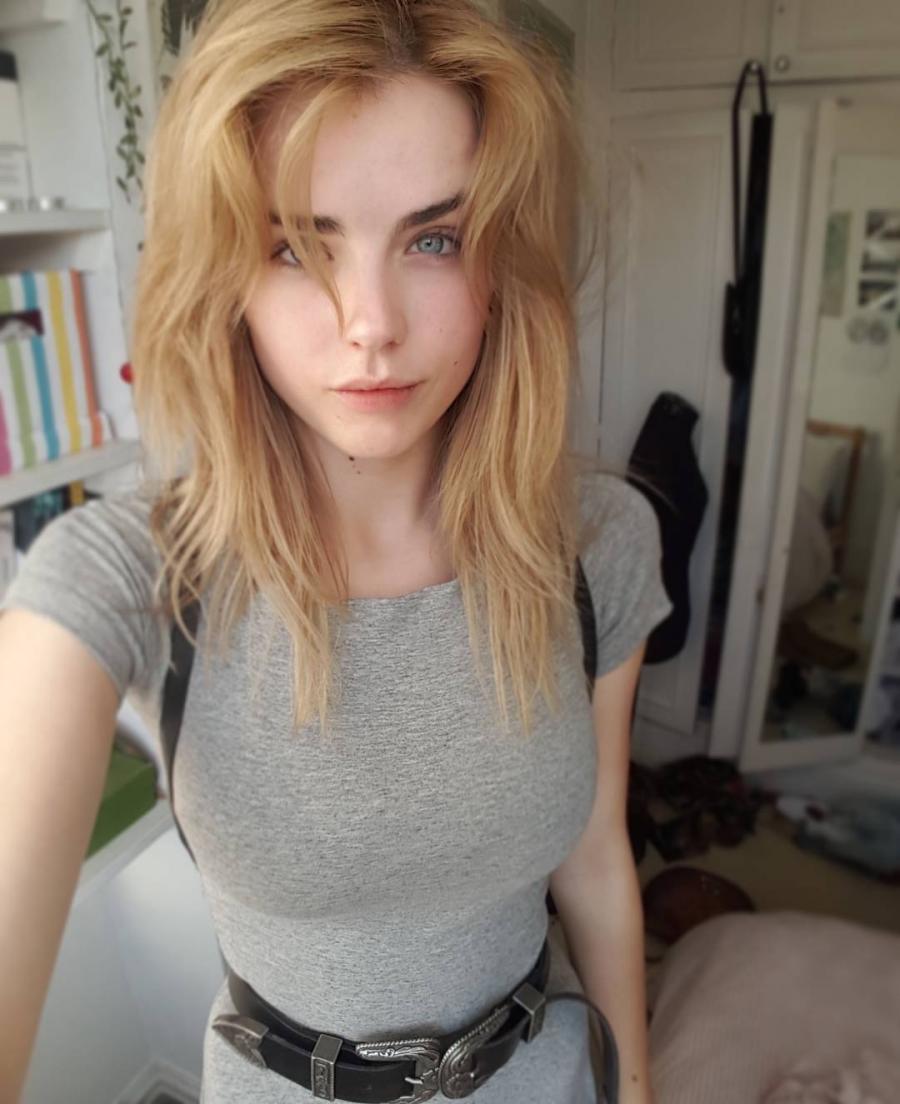 Danielle Sharp- The Most Hot Stundent Of England