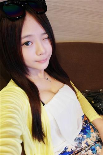 Xie Bao Er Hot Picture and Photo