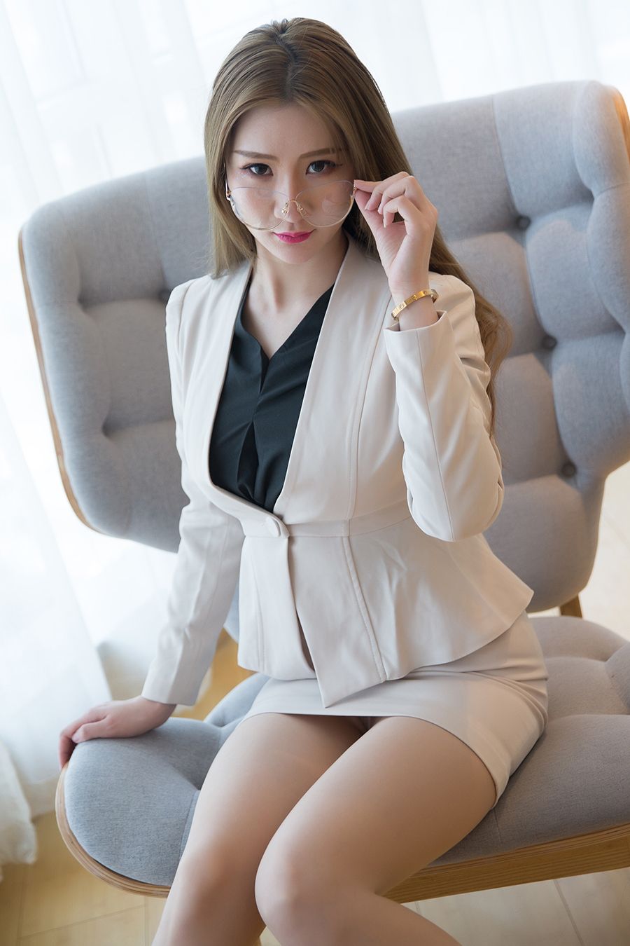 [TouTiao Girls] 2020-03-28 Office Lady