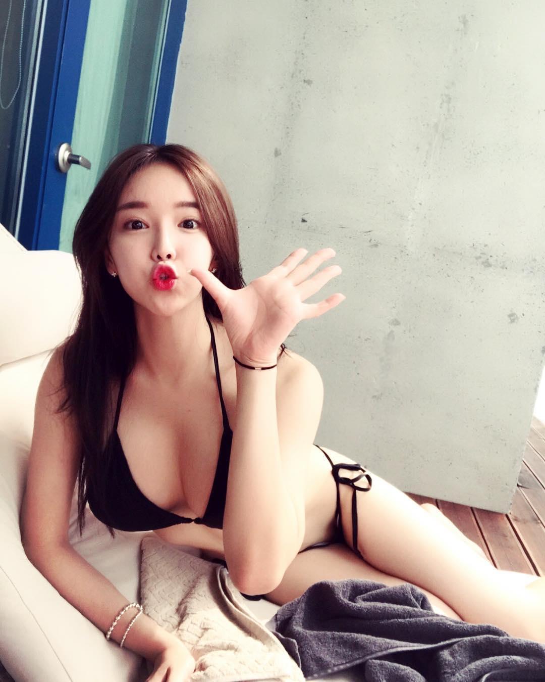 Park Li Lo Pure Bikini Picture and Photo