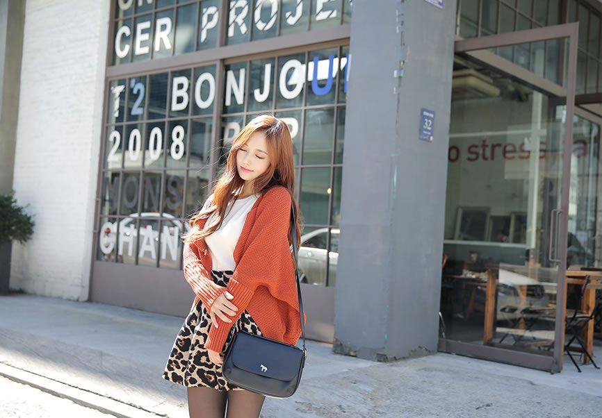 Son Yoon Joo 2014 Beautiful Legs Temperament Picture and Photo