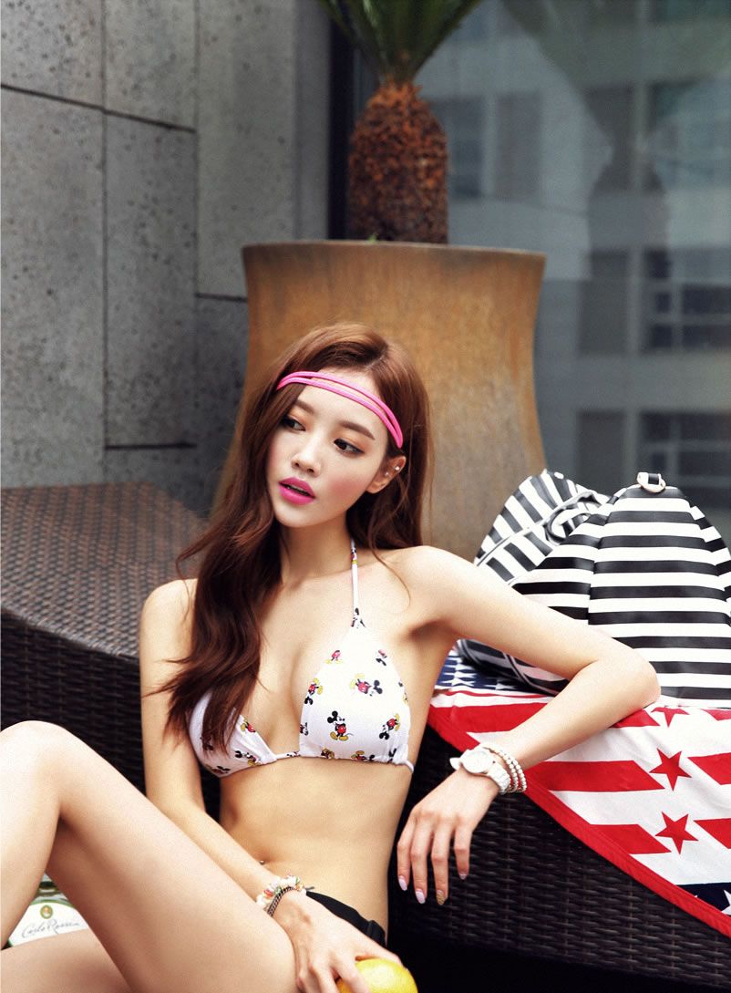 Son Yoon Joo 2015 Swimsuit Collection