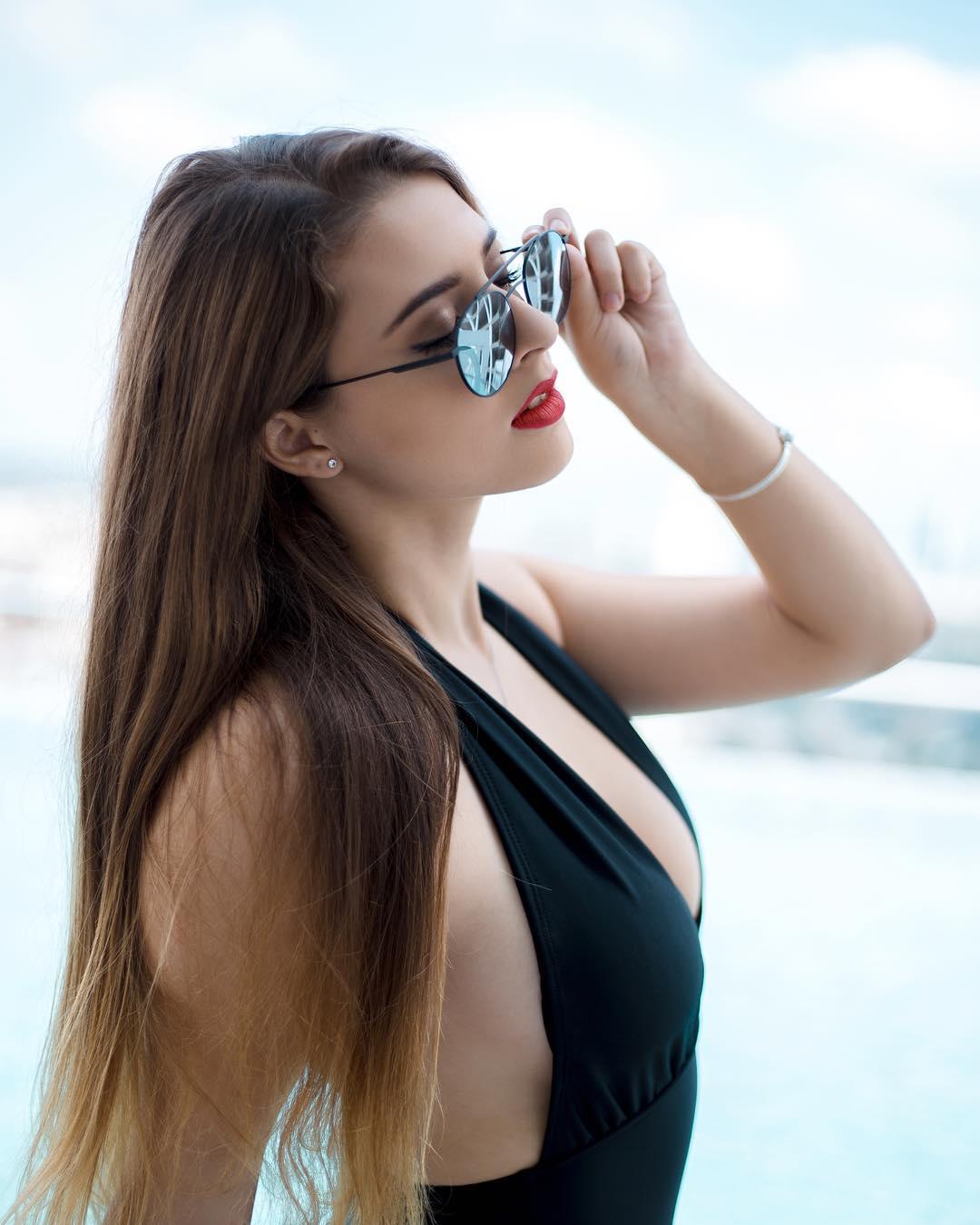 Paulina Vargas Bikini Picture and Photo