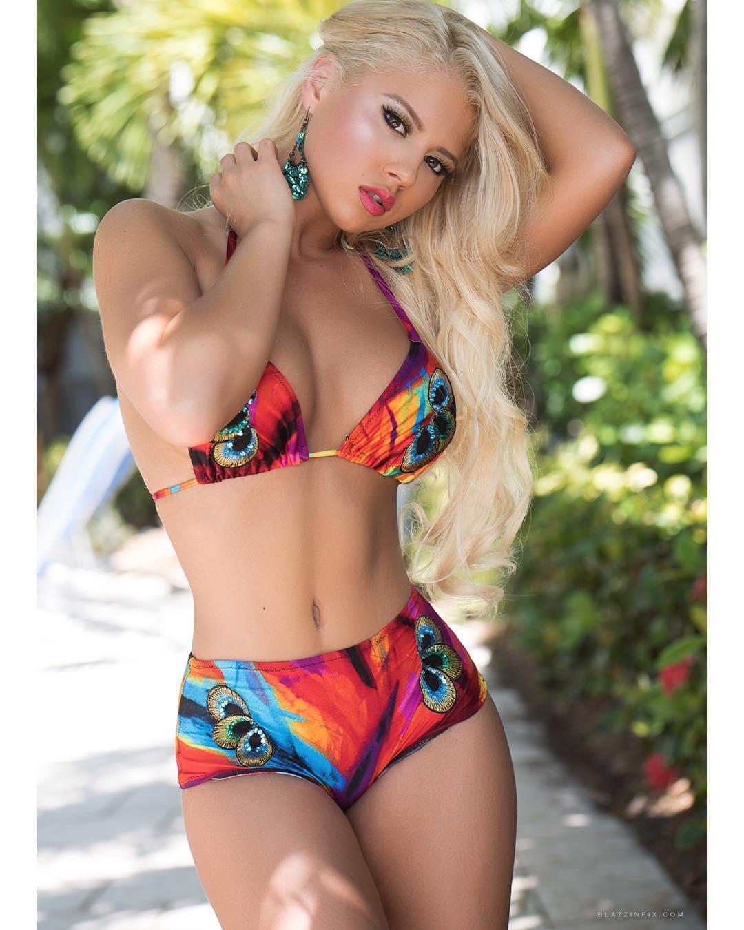 Lauren Luongo Sexy Sport Picture and Photo