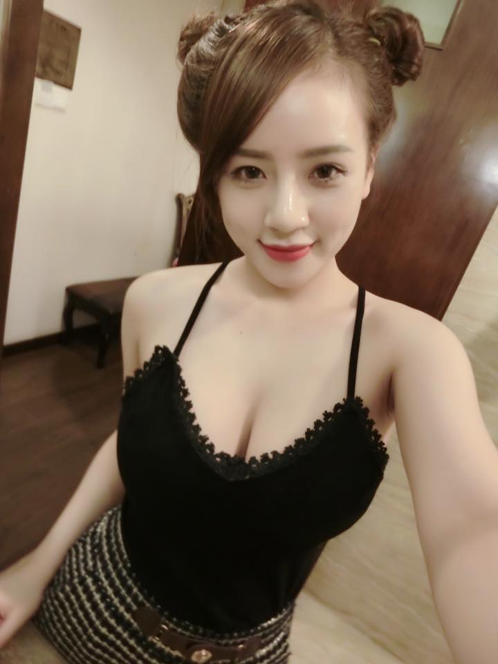 Phuong Lan Nguyen Big Boobs Plump Sexy Hot Picture and Photo
