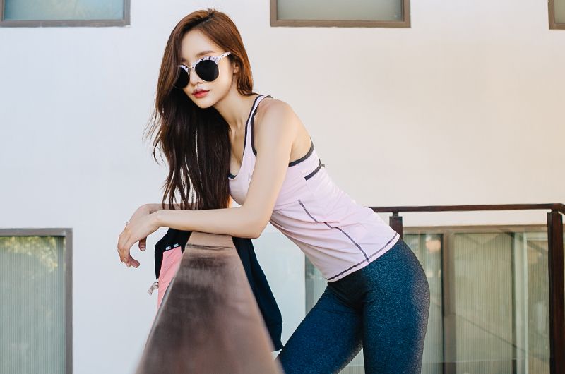 Son Yoon Joo Temperament Sport Picture and Photo