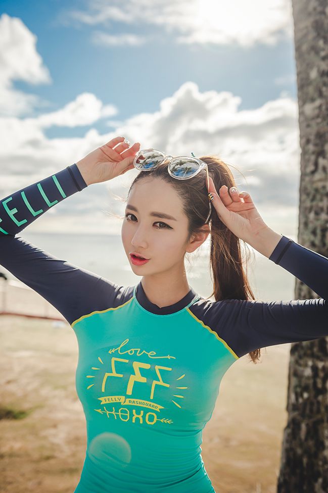Lee Yeon Jeong 2017 MayBeach Sport Suit Pictures Series 1