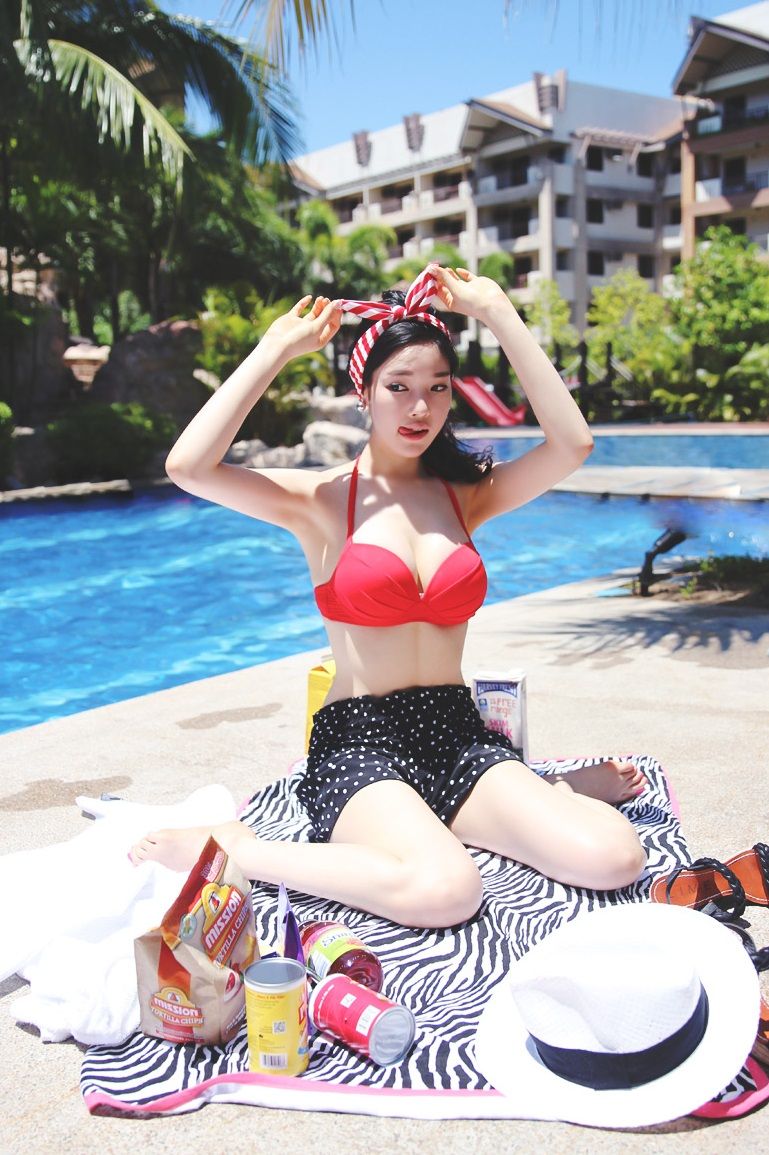 Park Jung Yoon 2016 Bikini and Swimwear Pictures 4