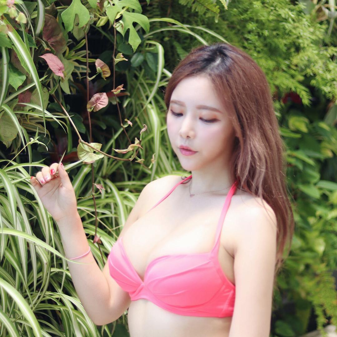 Lee Seul Lee Big Boobs Sexy Picture and Photo